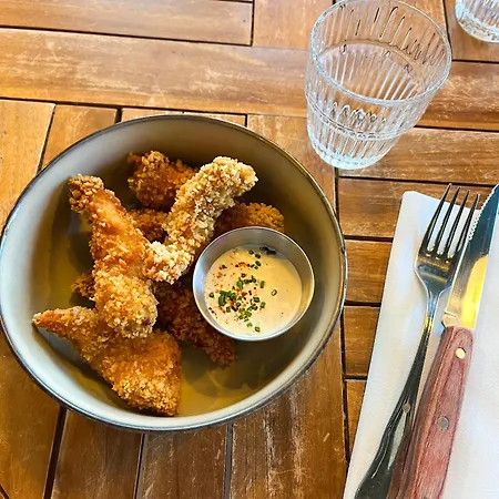 ホテル The People カーン