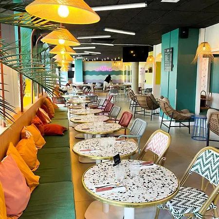 ホテル The People 3*