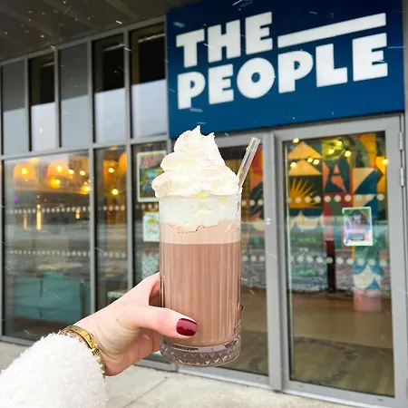 ホテル The People カーン